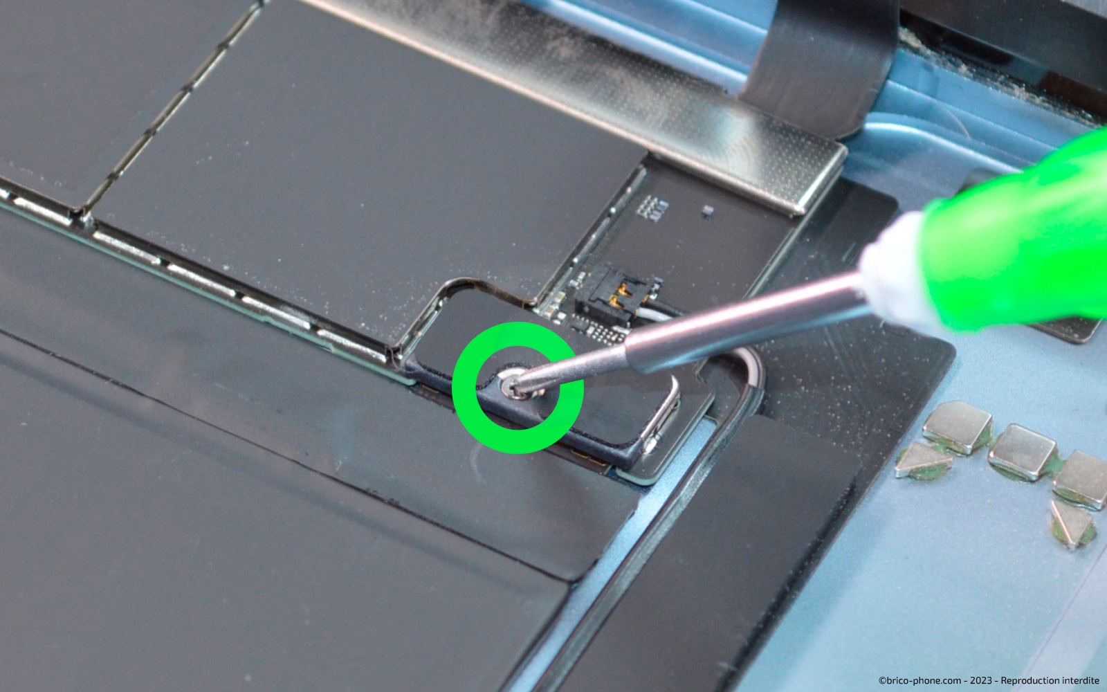 Changer sa batterie sur iPad Air 4 photo 3