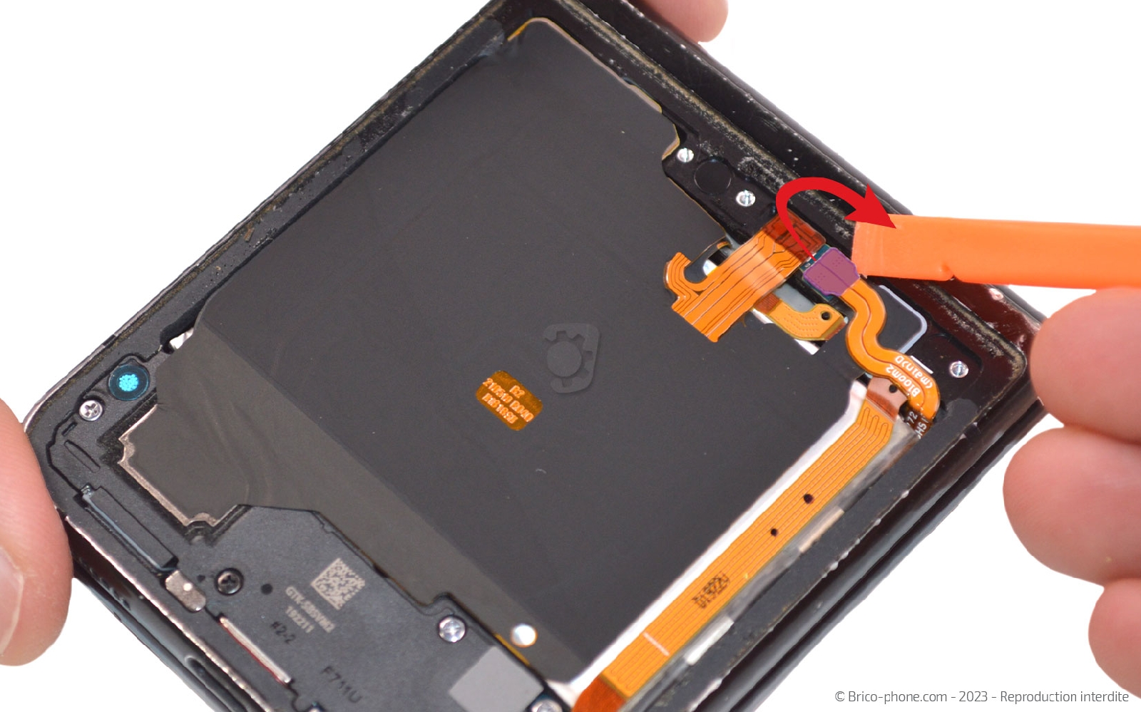 Guide de réparation sur Galaxy Z Flip3 photo 4