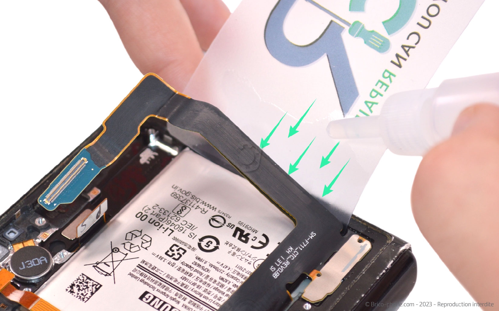 Comment changer les batteries sur Galaxy Z Flip3 photo 1