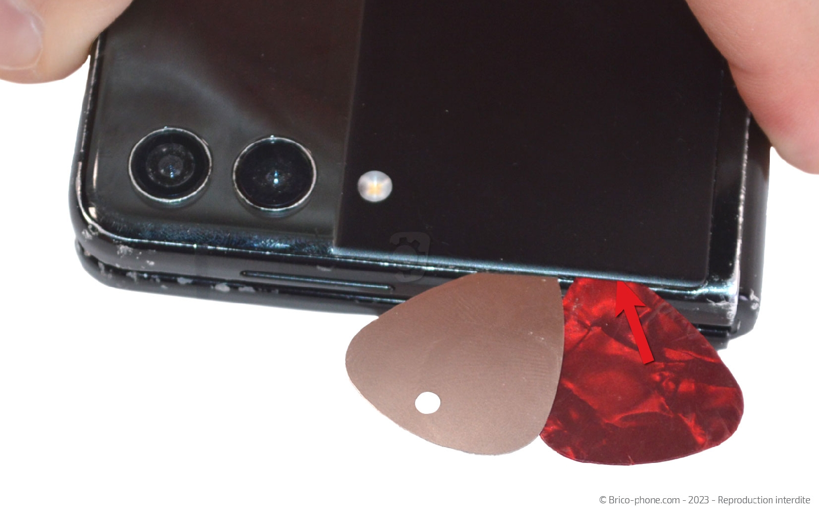 Comment changer les batteries sur Galaxy Z Flip3 photo 4