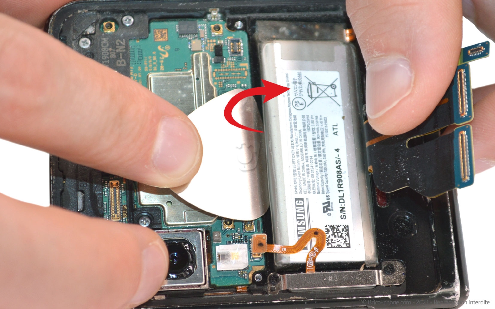 Comment changer les batteries sur Galaxy Z Flip3 photo 2