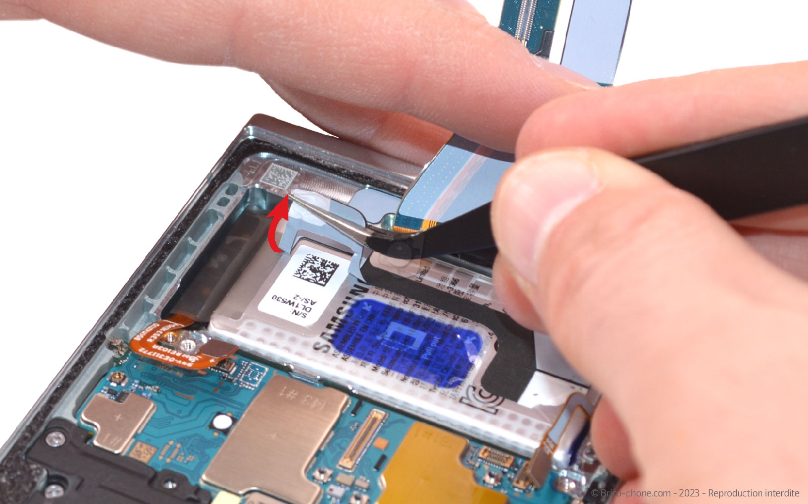 Comment changer les batteries sur Galaxy Z Flip5 photo 3