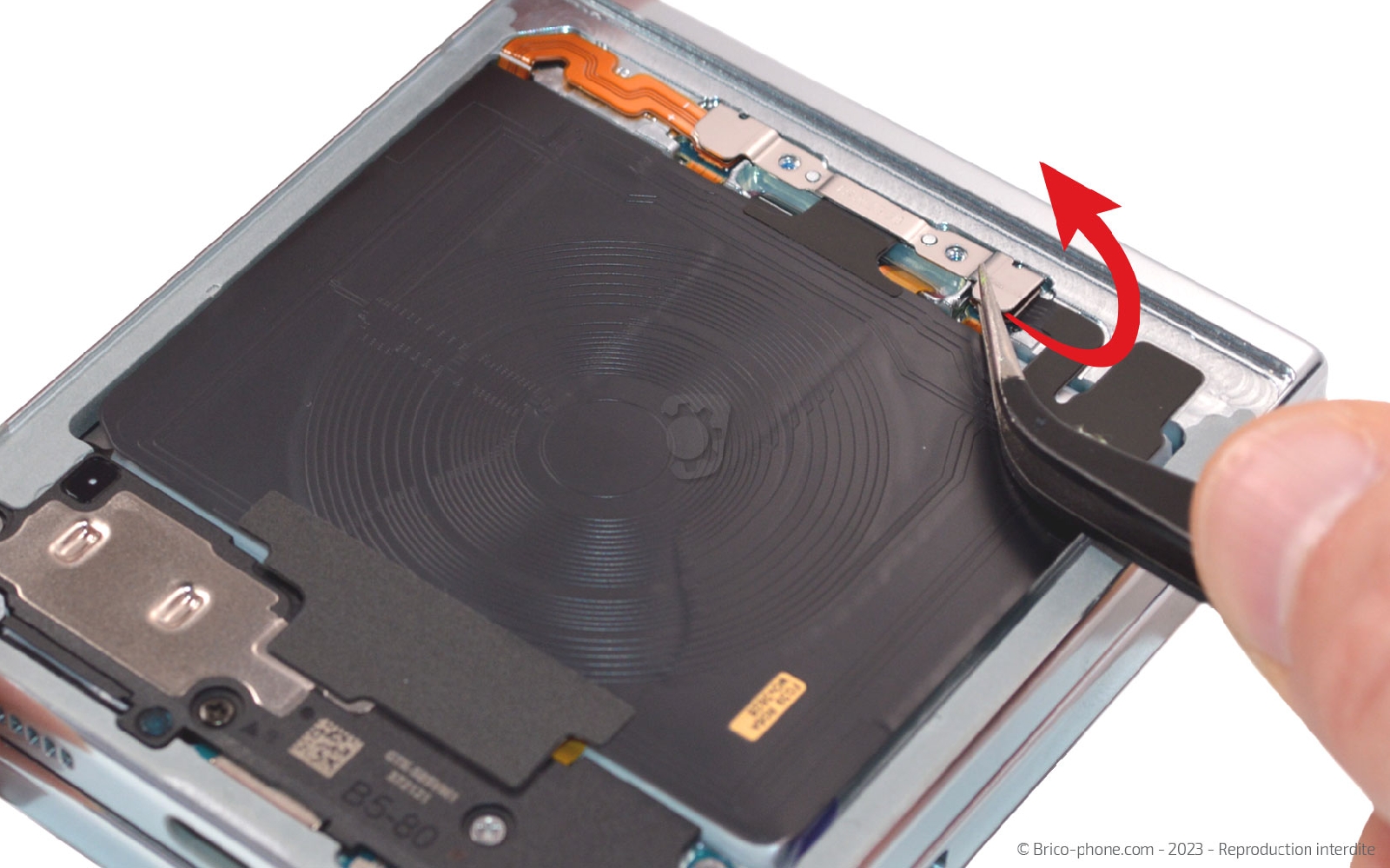 Comment changer le connecteur de charge sur Galaxy Z Flip5 photo 2