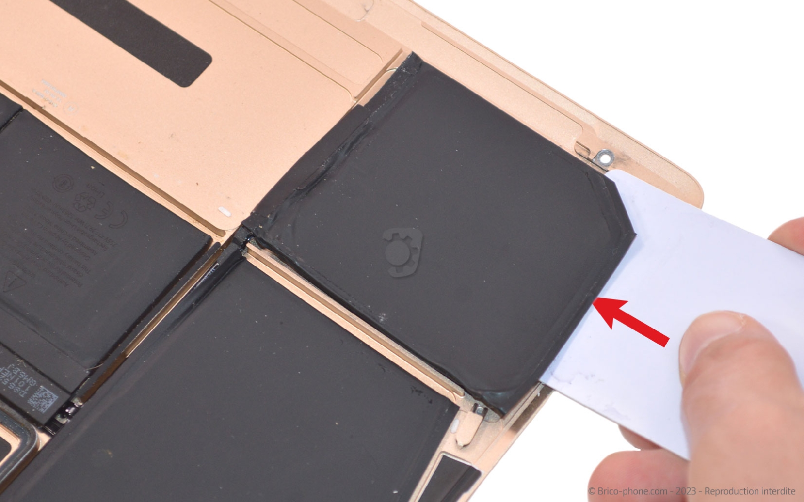 Comment changer la batterie sur Macbook A1534 photo 3