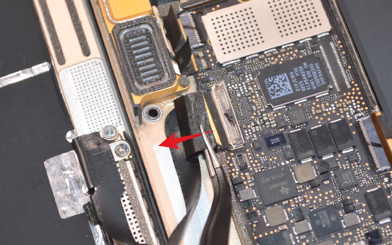 Comment changer la batterie sur Macbook A1534 photo 1