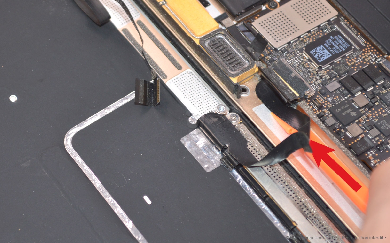 Comment changer la batterie sur Macbook A1534 photo 3