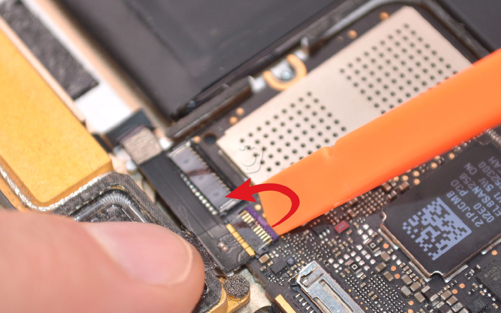 Comment changer la batterie sur Macbook A1534 photo 2