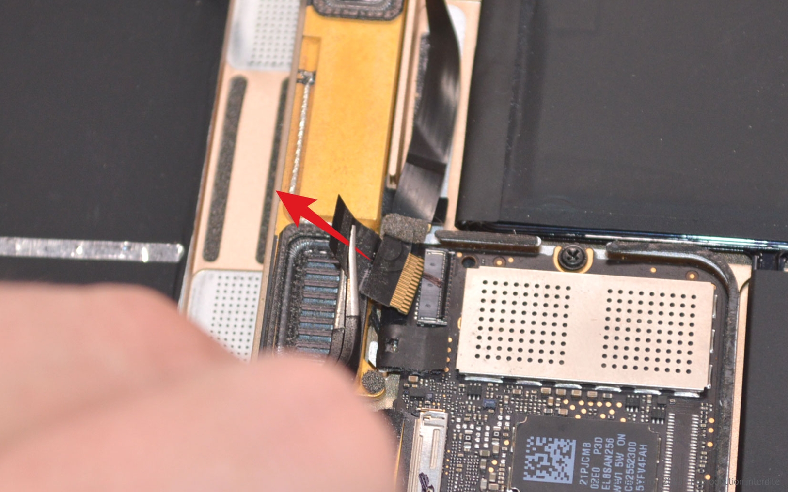 Comment changer la batterie sur Macbook A1534 photo 2