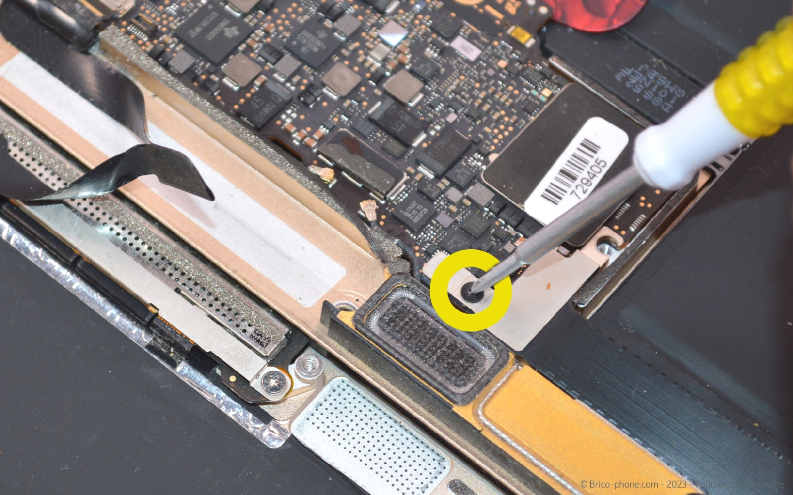 Comment changer la batterie sur Macbook A1534 photo 2