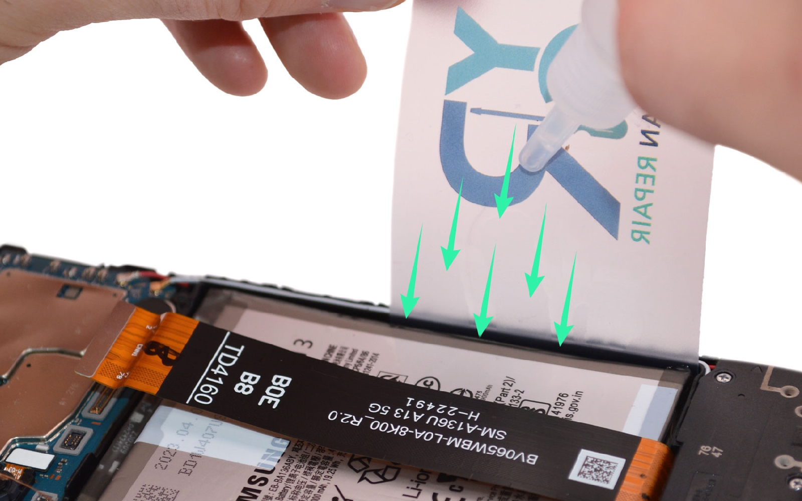 Comment remplacer le bloc écran cassé  sur Galaxy A13 (5G) photo 2