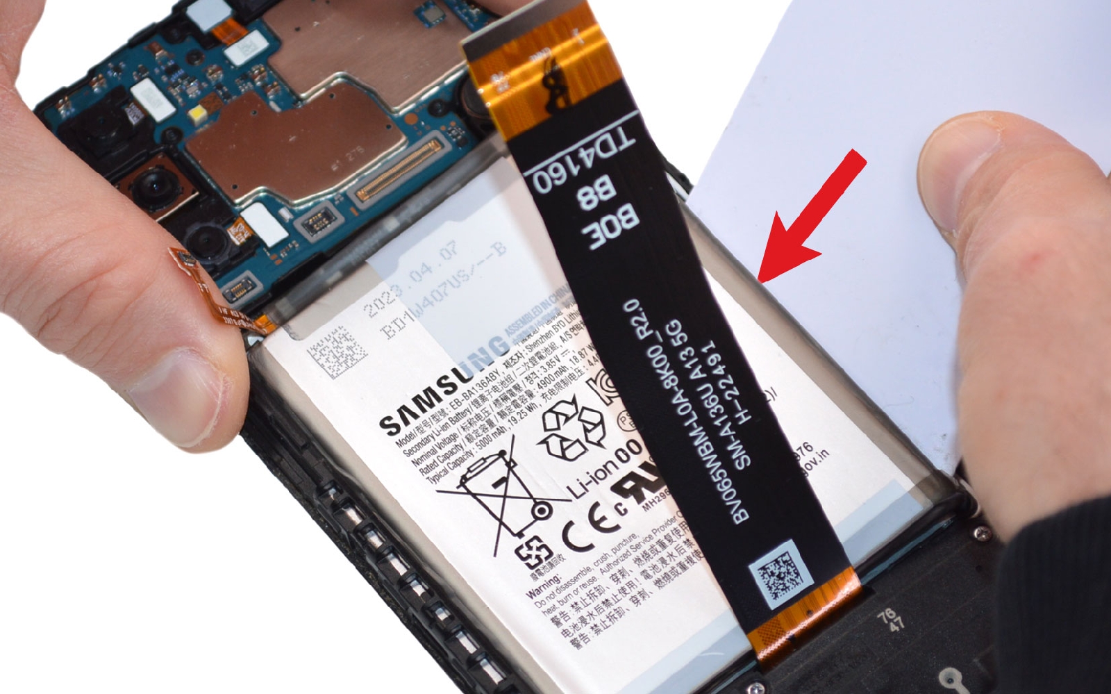 Comment remplacer le bloc écran cassé  sur Galaxy A13 (5G) photo 2