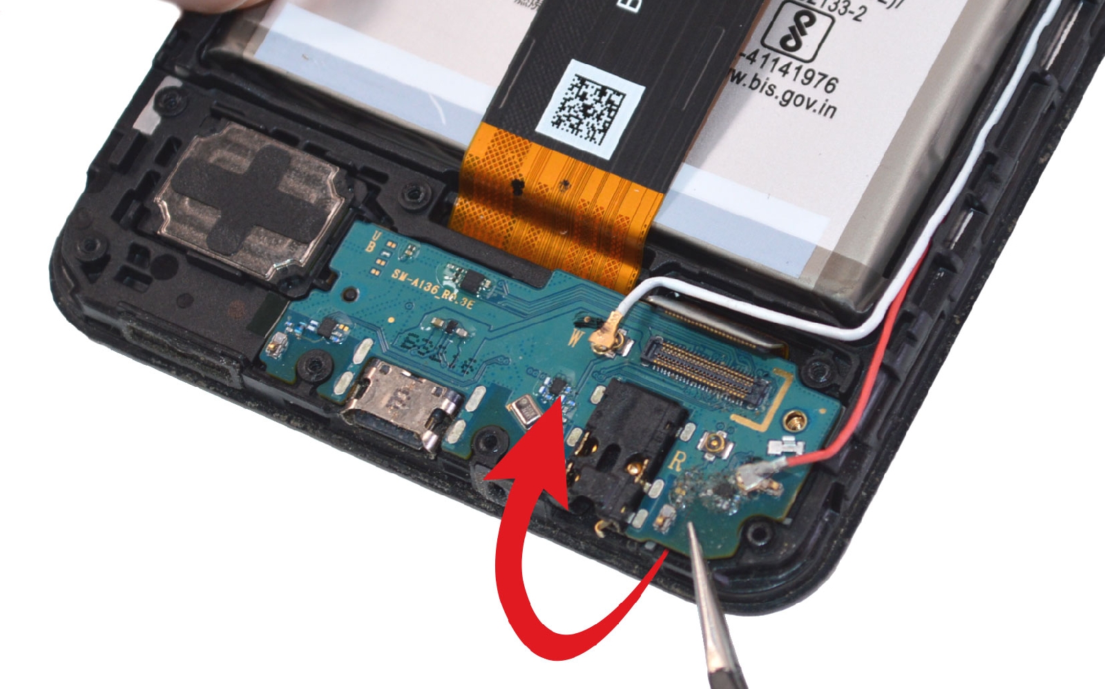 Comment changer le connecteur de charge  sur Galaxy A13 (5G) photo 2