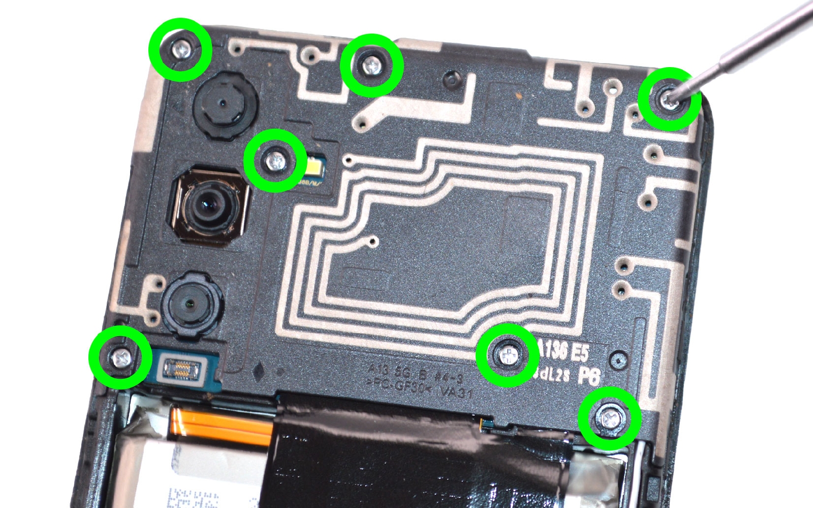 Comment changer le connecteur de charge  sur Galaxy A13 (5G) photo 1