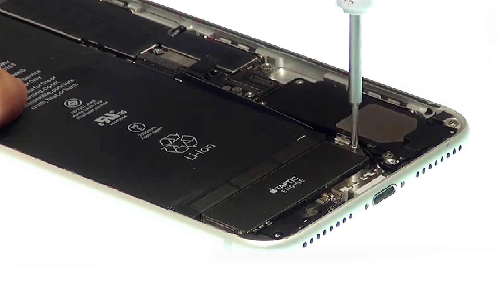 Changement de batterie sur iPhone 7 Plus photo 2