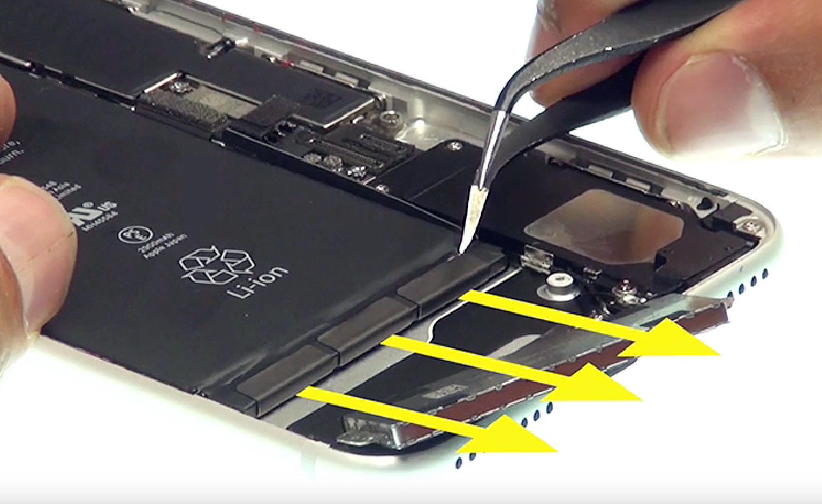 Changement de batterie sur iPhone 7 Plus photo 1