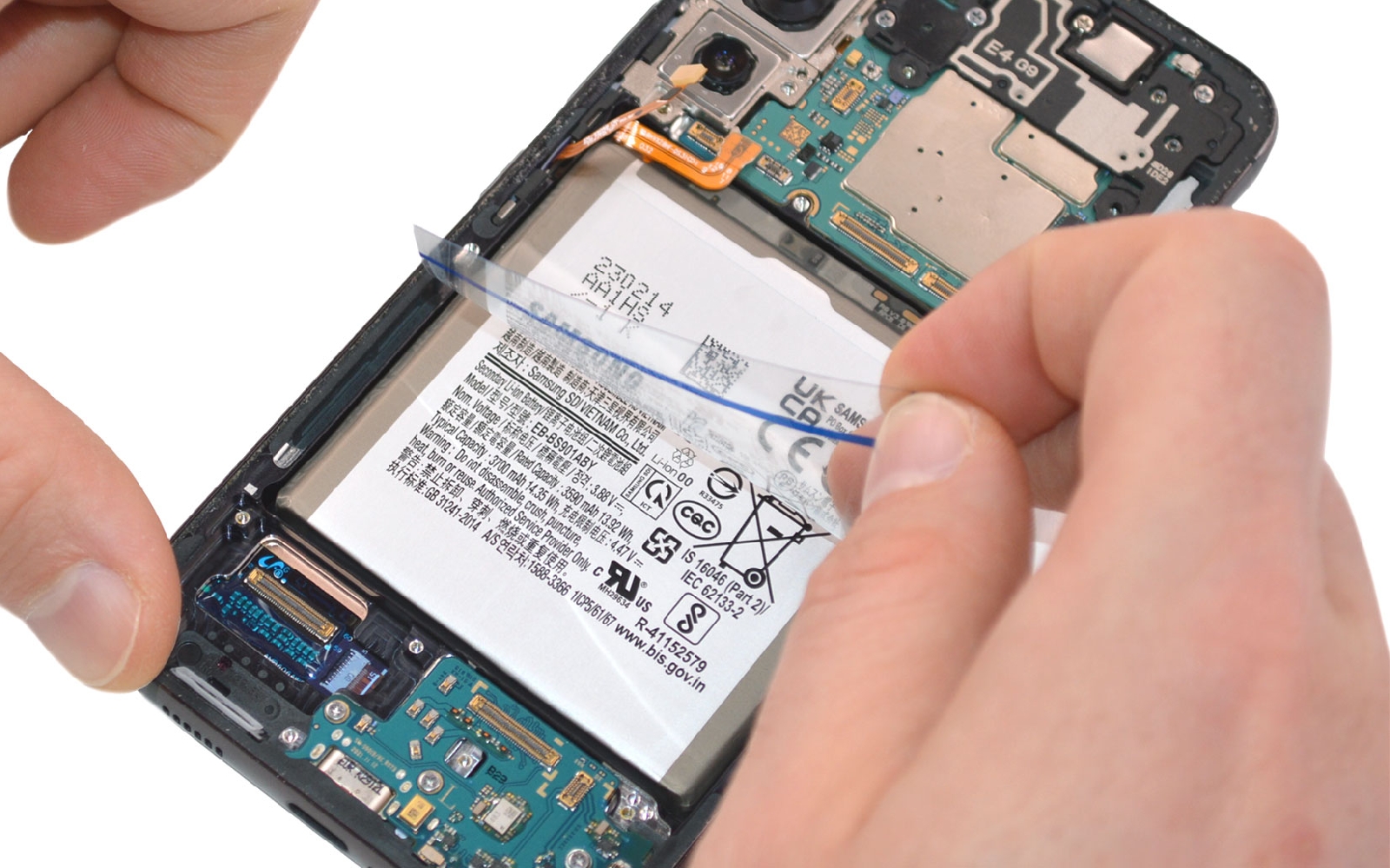 Comment changer la batterie sur Galaxy S22 photo 2