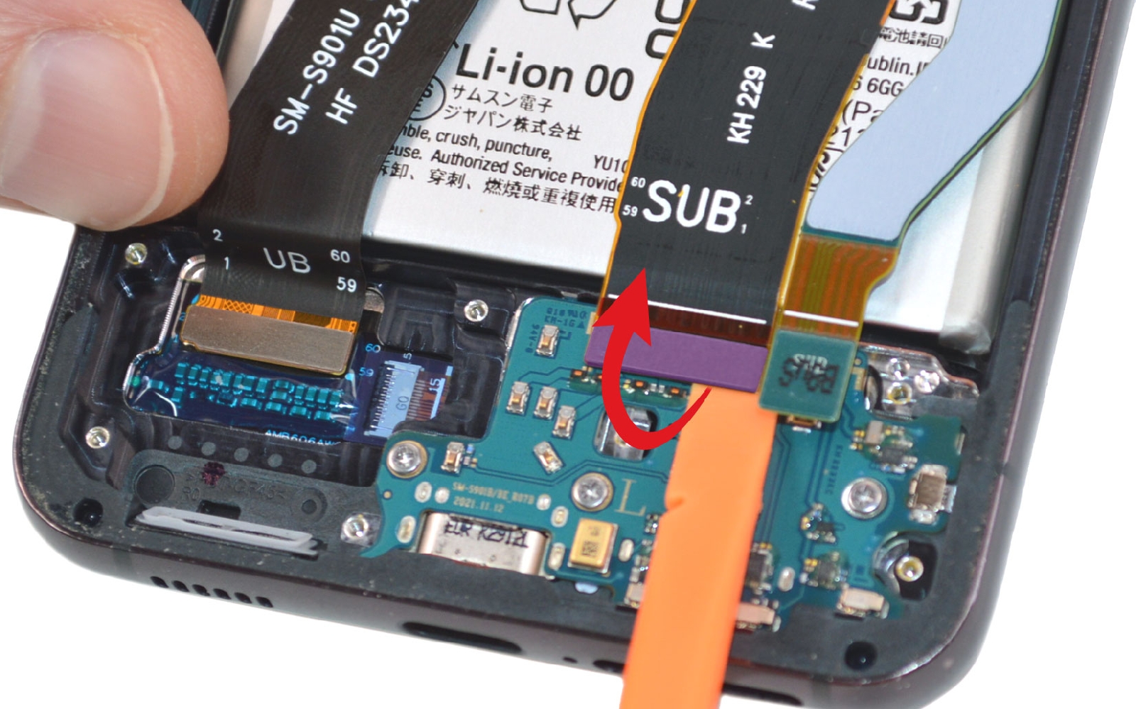 Comment changer le connecteur de charge sur Galaxy S22 photo 2