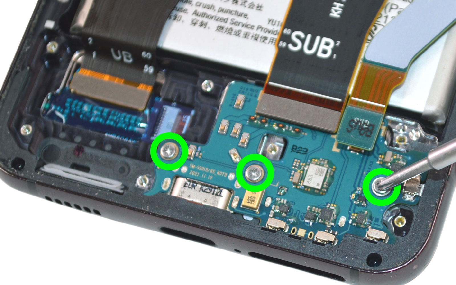 Comment changer le connecteur de charge sur Galaxy S22 photo 1