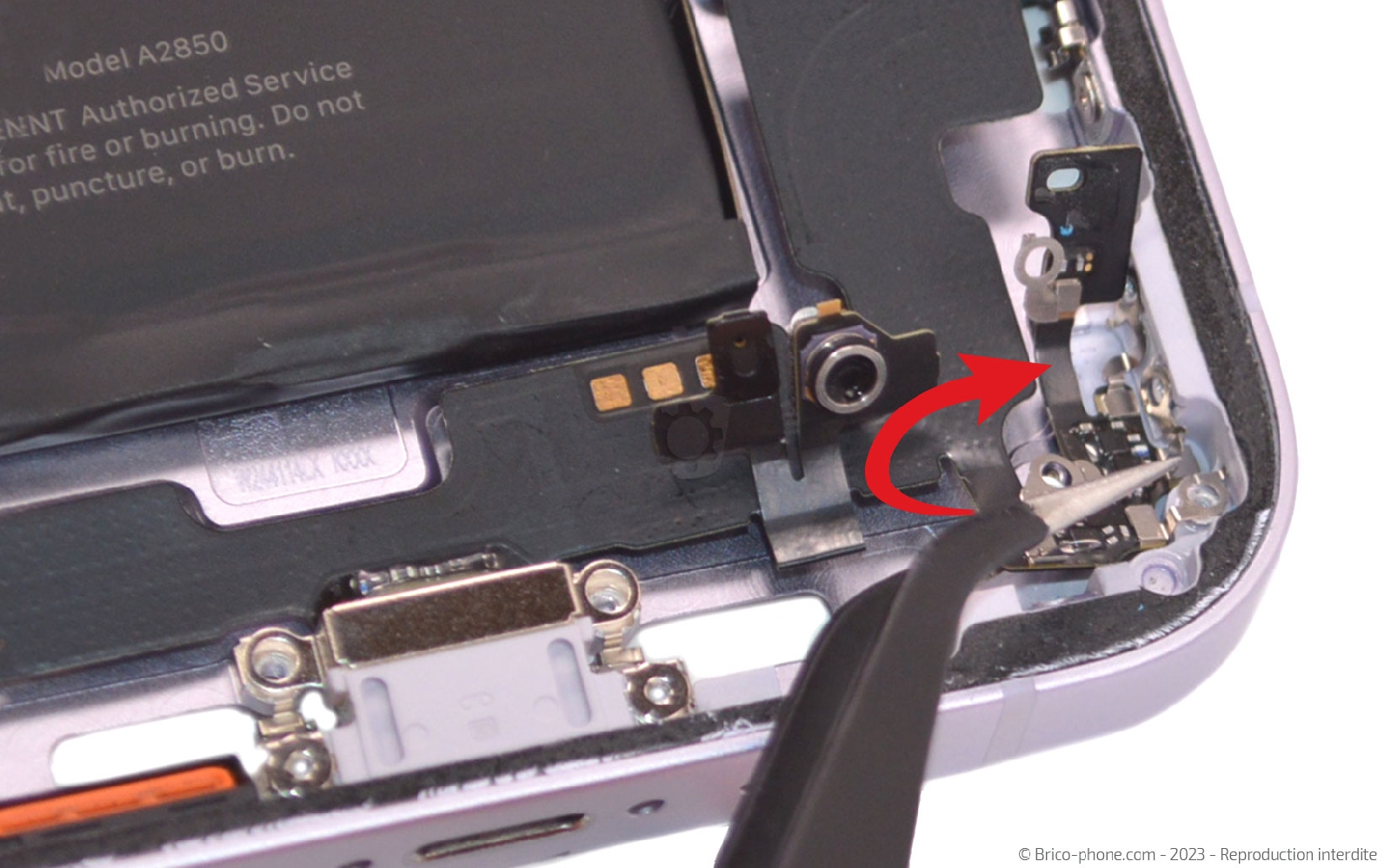 Comment chnager le connecteur de charge  sur iPhone 14 Plus photo 4