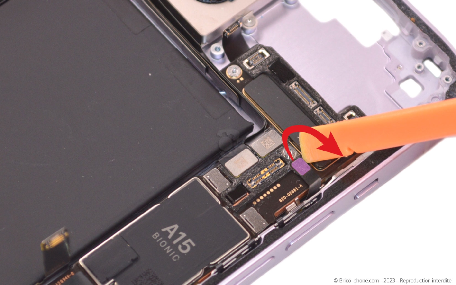 Comment chnager le connecteur de charge  sur iPhone 14 Plus photo 2