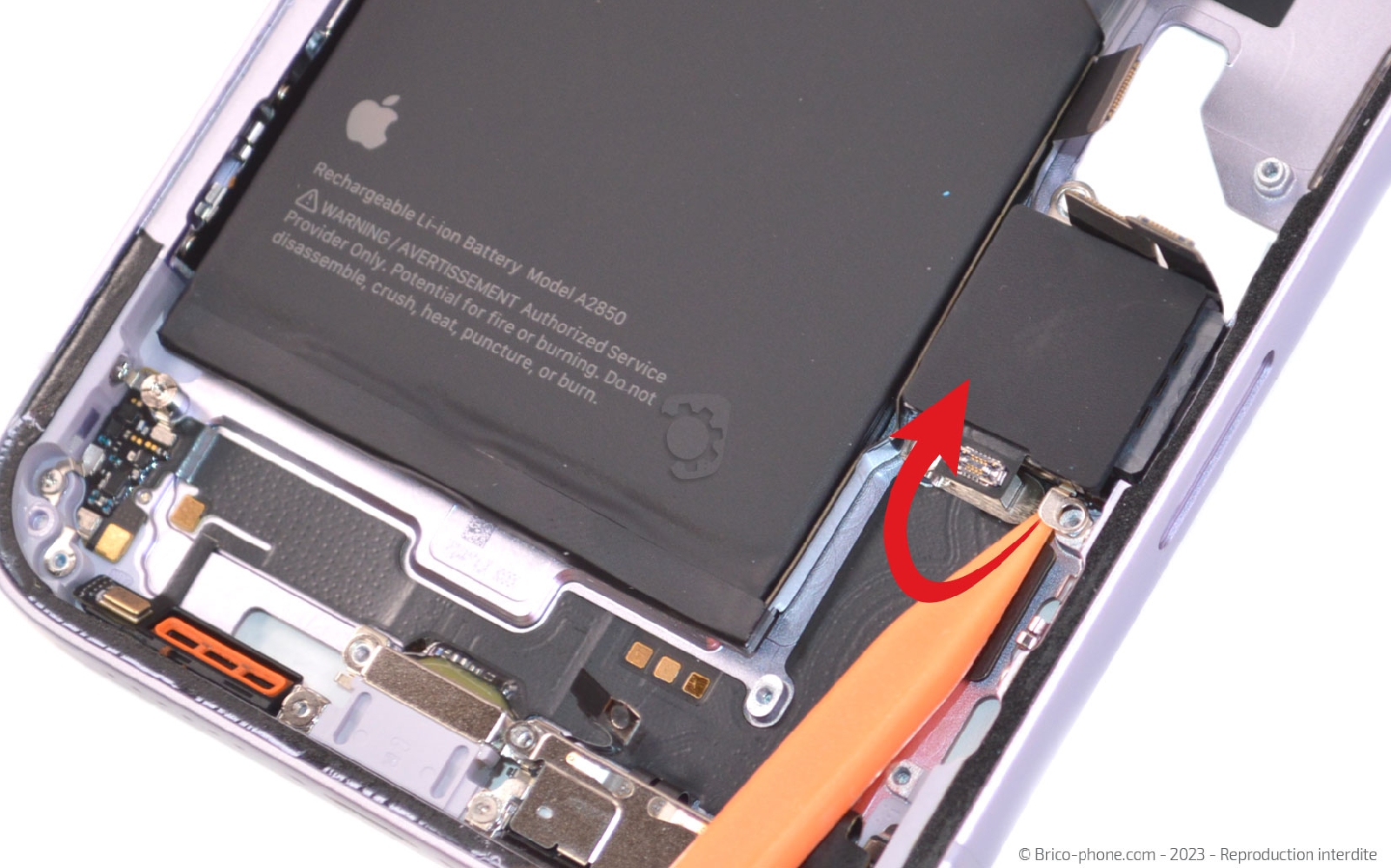 Comment chnager le connecteur de charge  sur iPhone 14 Plus photo 2