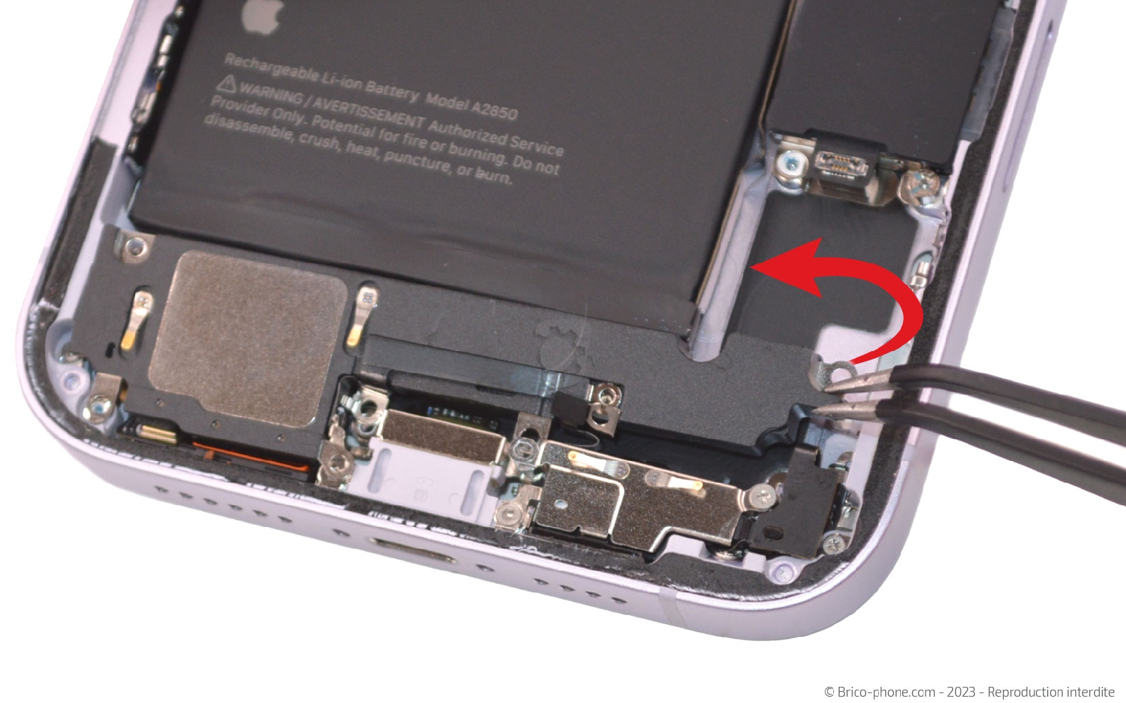 Comment chnager le connecteur de charge  sur iPhone 14 Plus photo 3