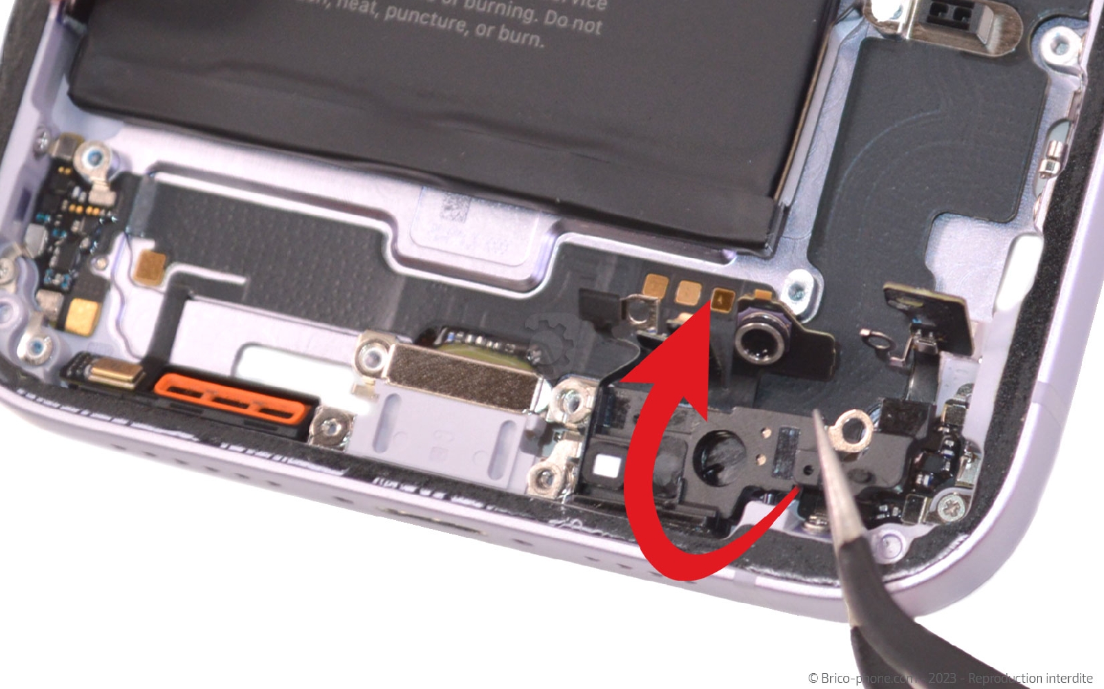 Comment chnager le connecteur de charge  sur iPhone 14 Plus photo 2