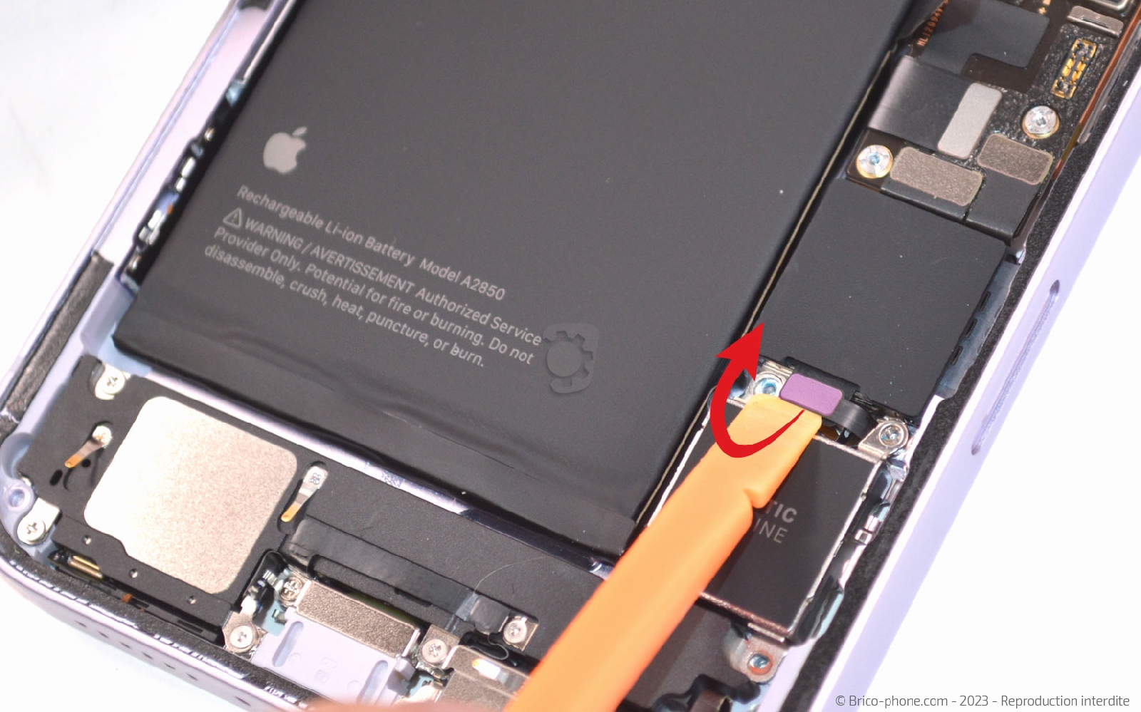 Comment chnager le connecteur de charge  sur iPhone 14 Plus photo 2