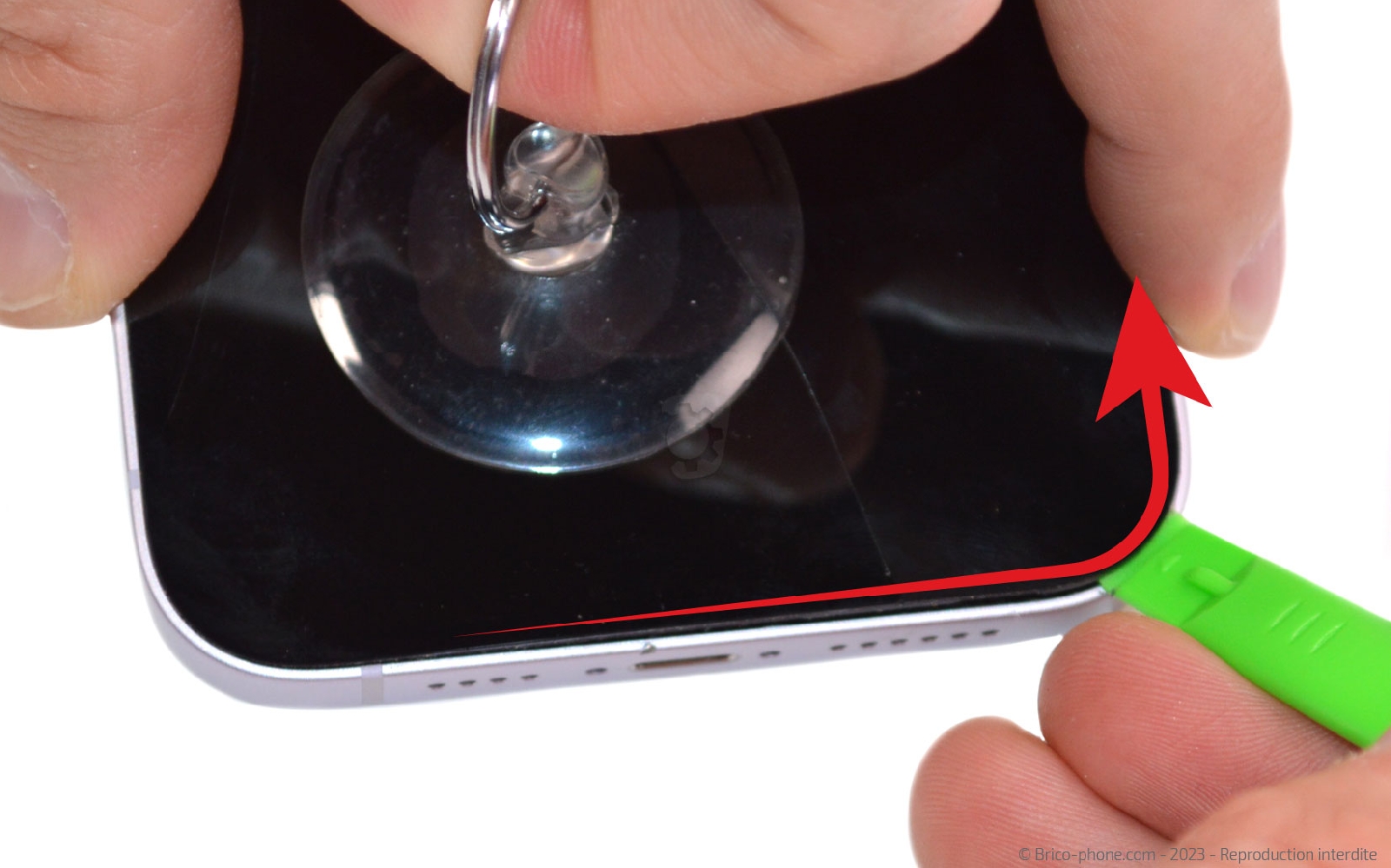 Comment chnager le connecteur de charge  sur iPhone 14 Plus photo 3