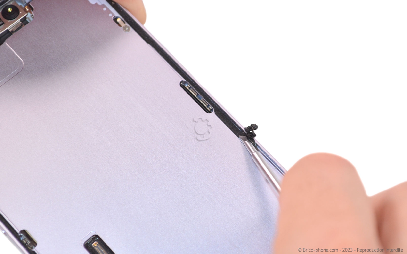 Comment chnager le connecteur de charge  sur iPhone 14 Plus photo 1