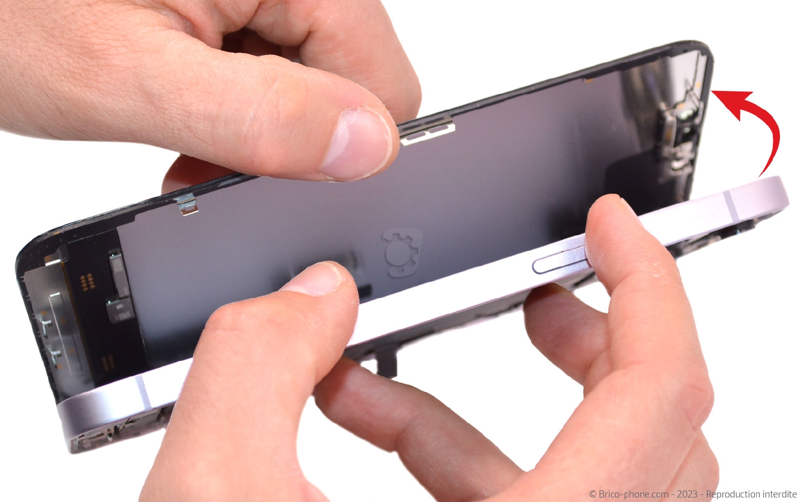 Comment chnager le connecteur de charge  sur iPhone 14 Plus photo 3