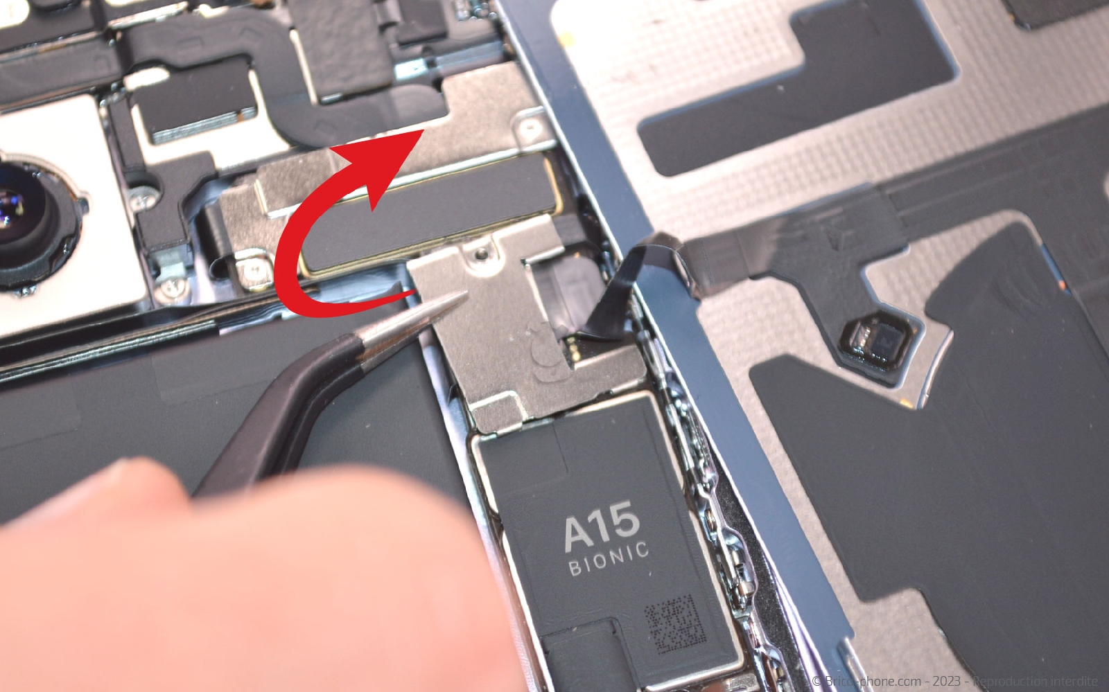 Comment changer le haut-parleur interne sur iPhone 14 Plus photo 2