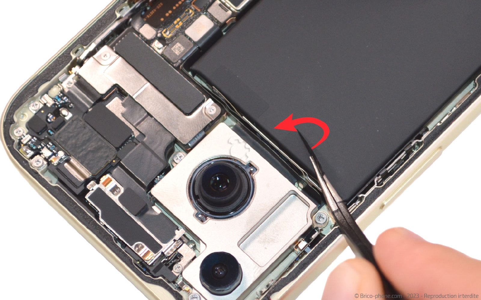 Comment changer la batterie sur iPhone 15 photo 2