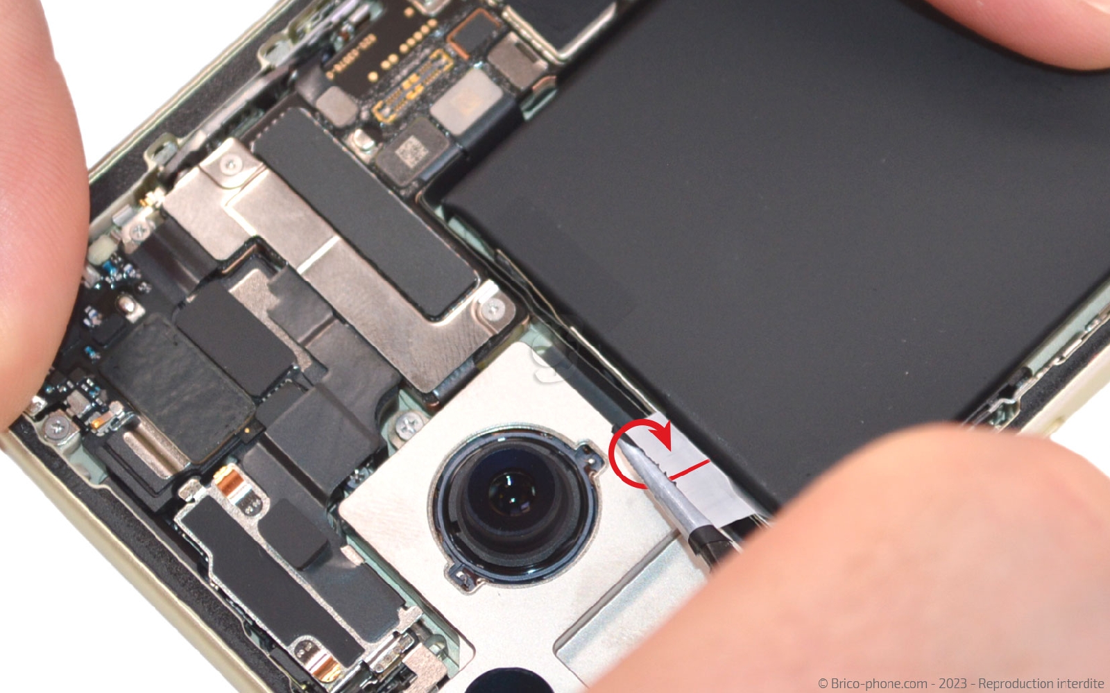 Comment changer la batterie sur iPhone 15 photo 3