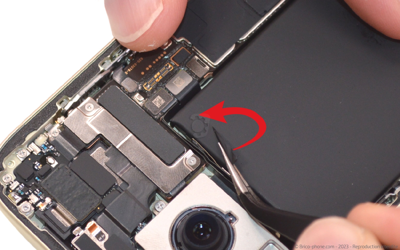 Comment changer la batterie sur iPhone 15 photo 4