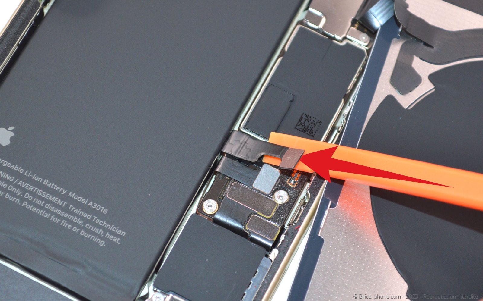 Comment changer la batterie sur iPhone 15 photo 4