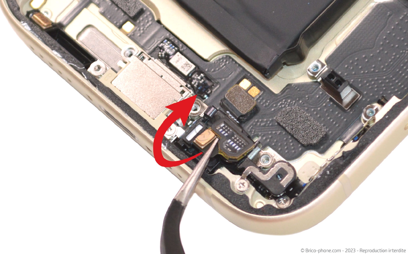 Comment changer le connecteur de charge sur iPhone 15 photo 2