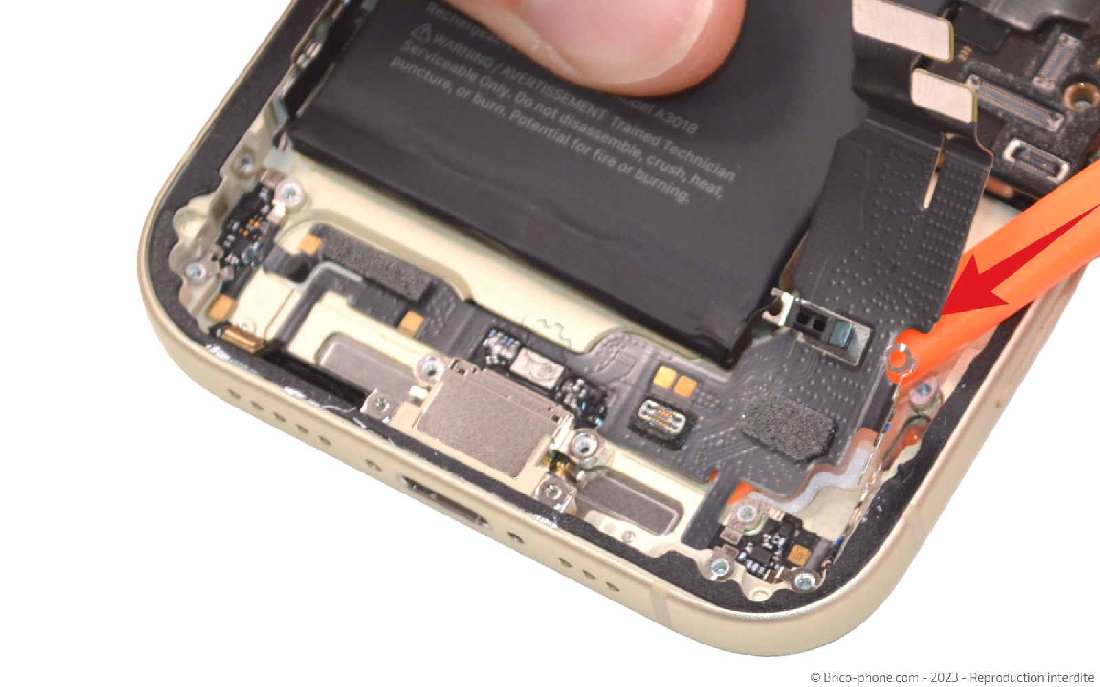 Comment changer le connecteur de charge sur iPhone 15 photo 2