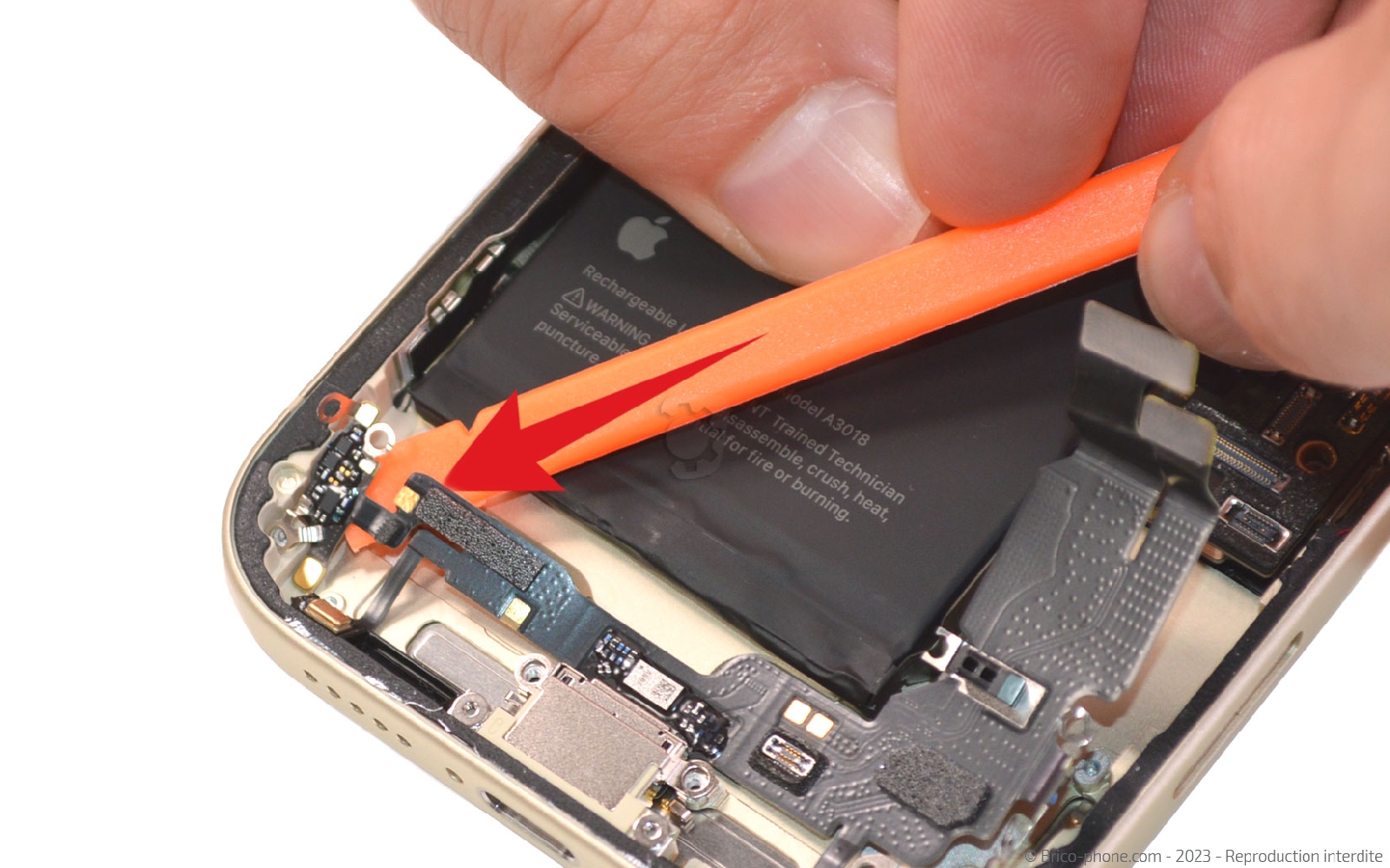 Comment changer le connecteur de charge sur iPhone 15 photo 1