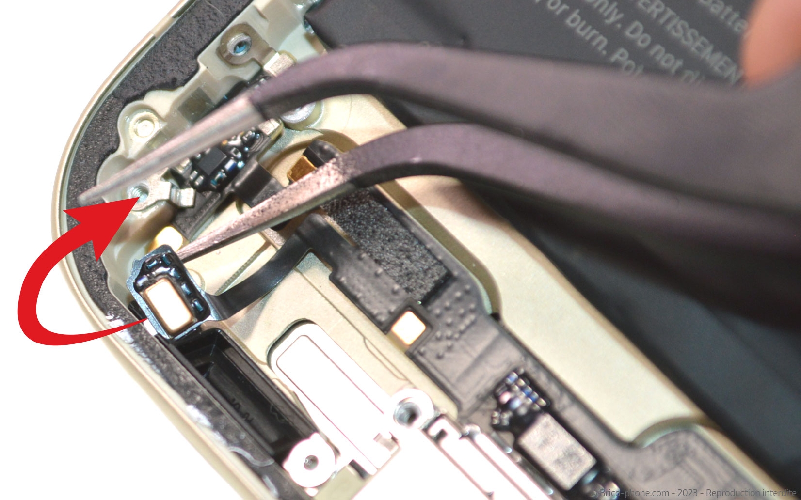 Comment changer le connecteur de charge sur iPhone 15 photo 2