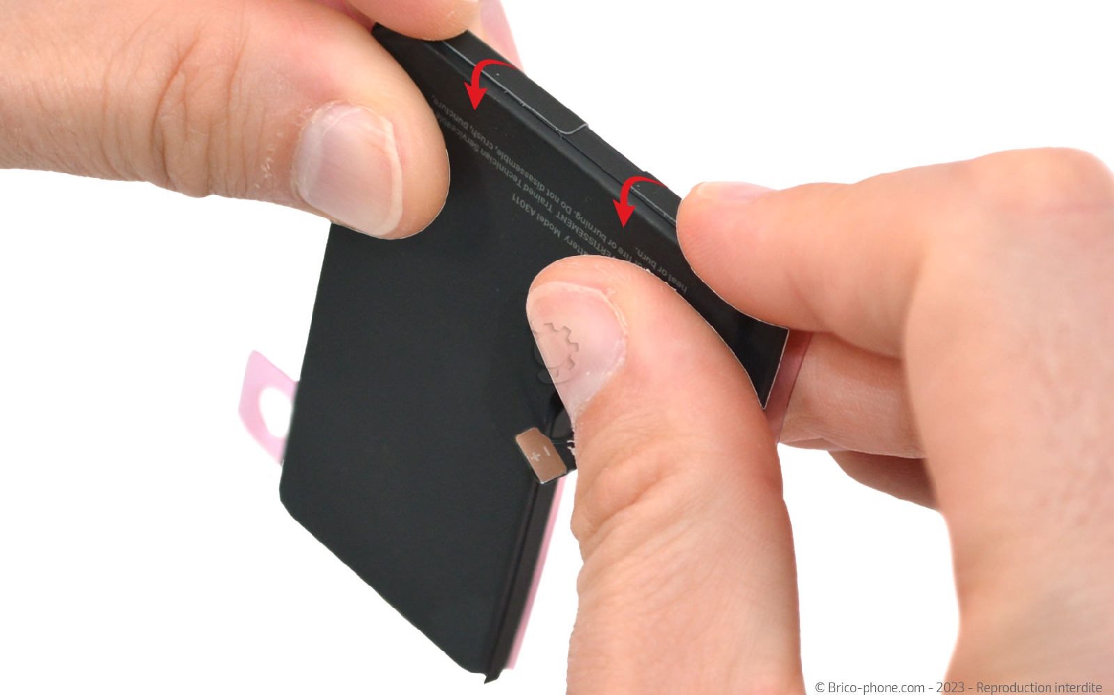 Comment changer la batterie  sur iPhone 15 Pro photo 3