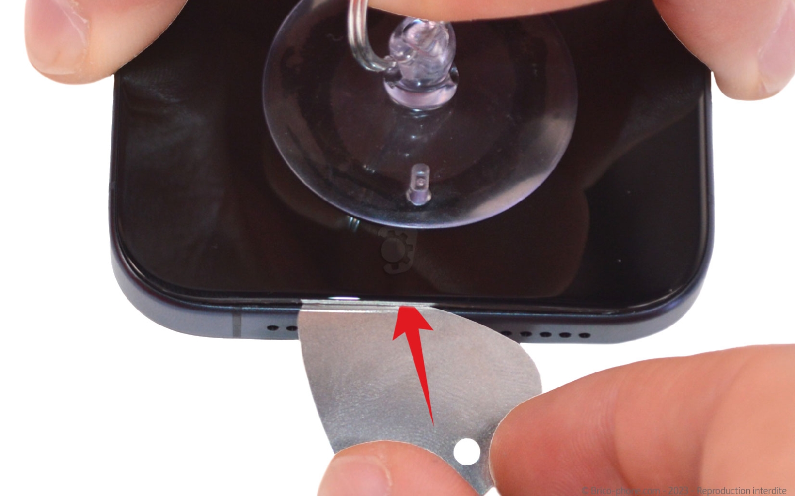 Comment changer la batterie  sur iPhone 15 Pro photo 4