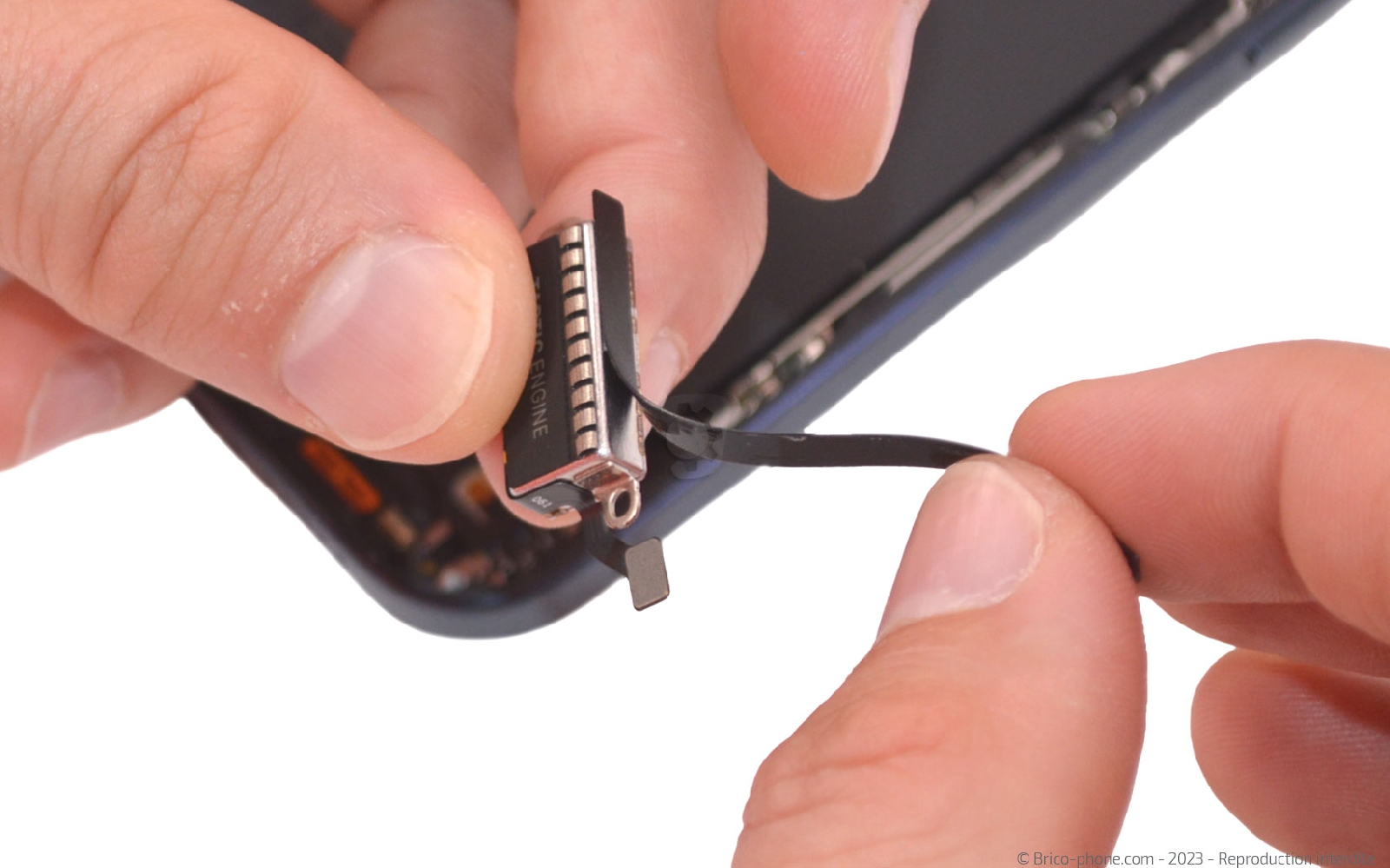 Comment changer la batterie  sur iPhone 15 Pro photo 4