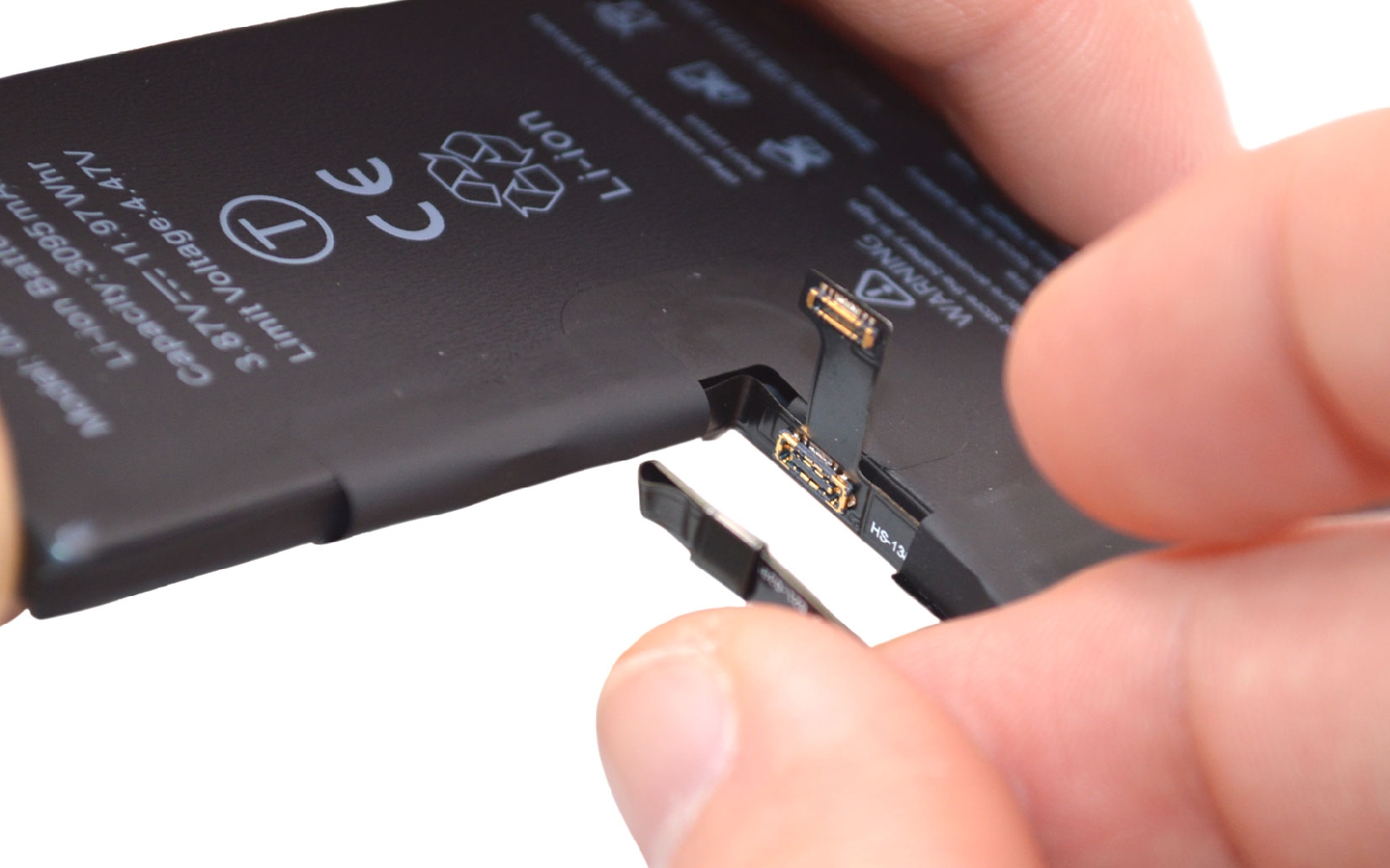 Comment installer la batterie Nocode en forme de L sur iPhone ou iPad photo 1