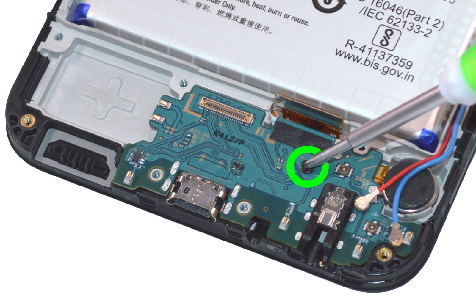 Comment changer le connecteur de charge sur Galaxy A25 5G photo 1