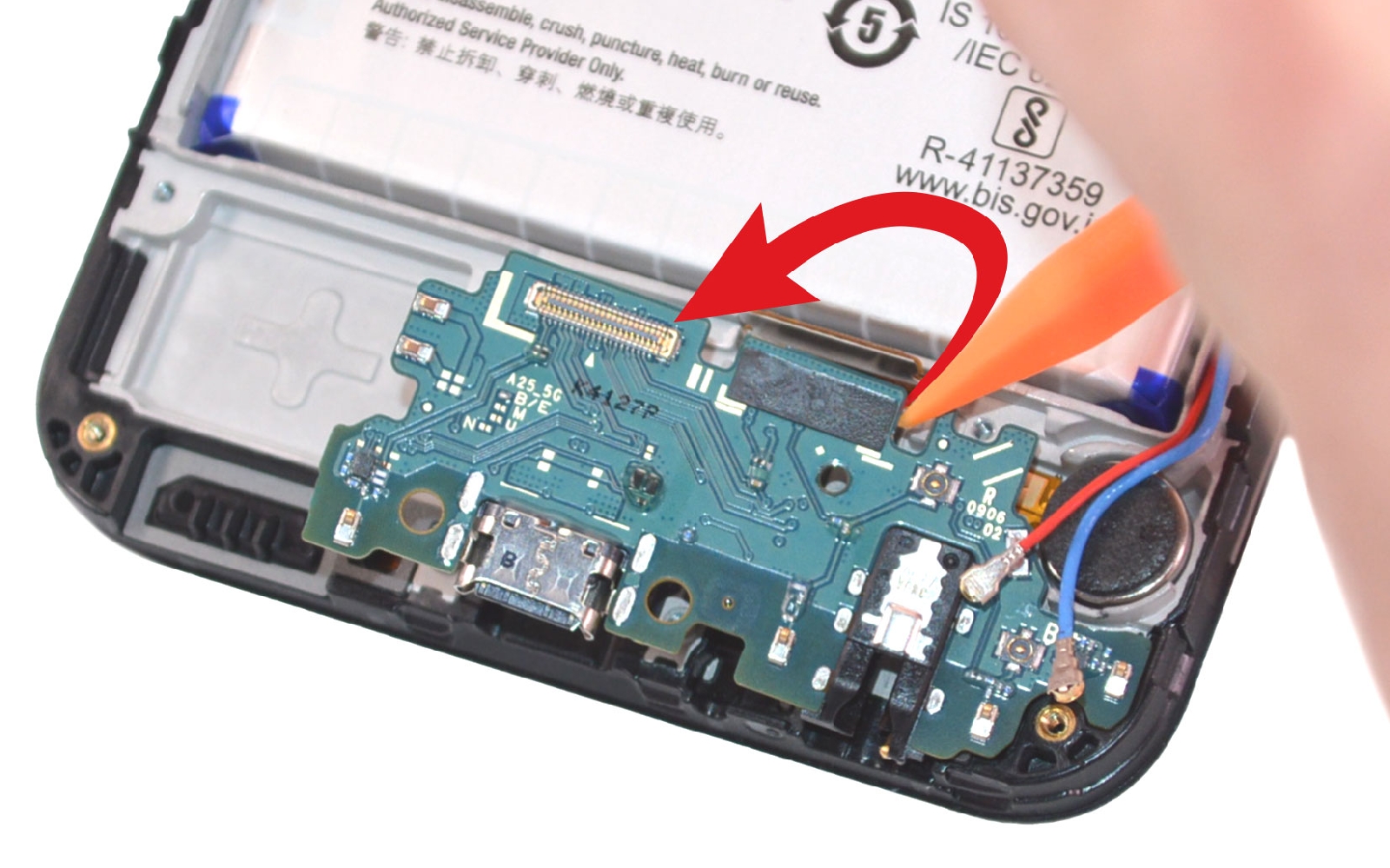 Comment changer le connecteur de charge sur Galaxy A25 5G photo 2