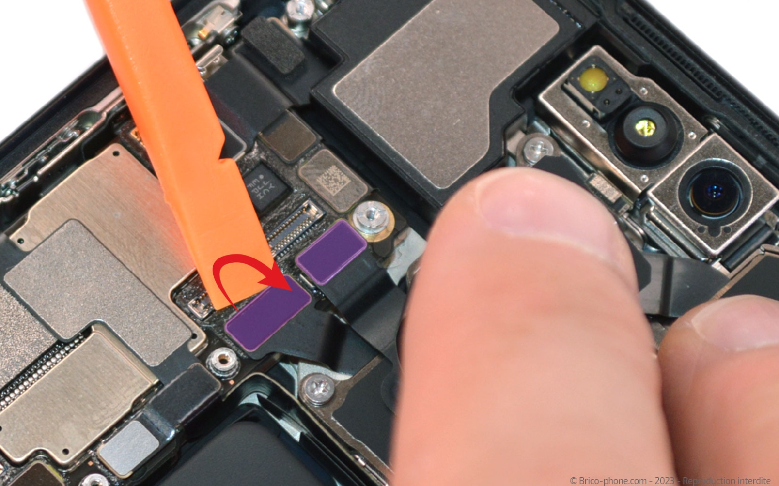 Comment changer le haut-parleur interne sur iPhone 15 Pro photo 3