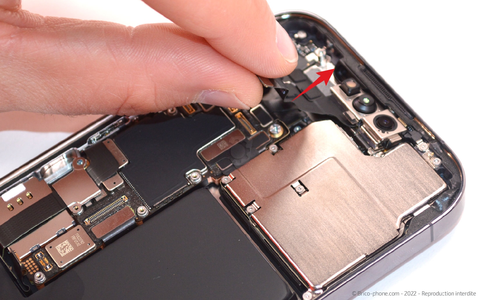 Comment changer la coque arrière sur iPhone 14 Pro Max photo 2