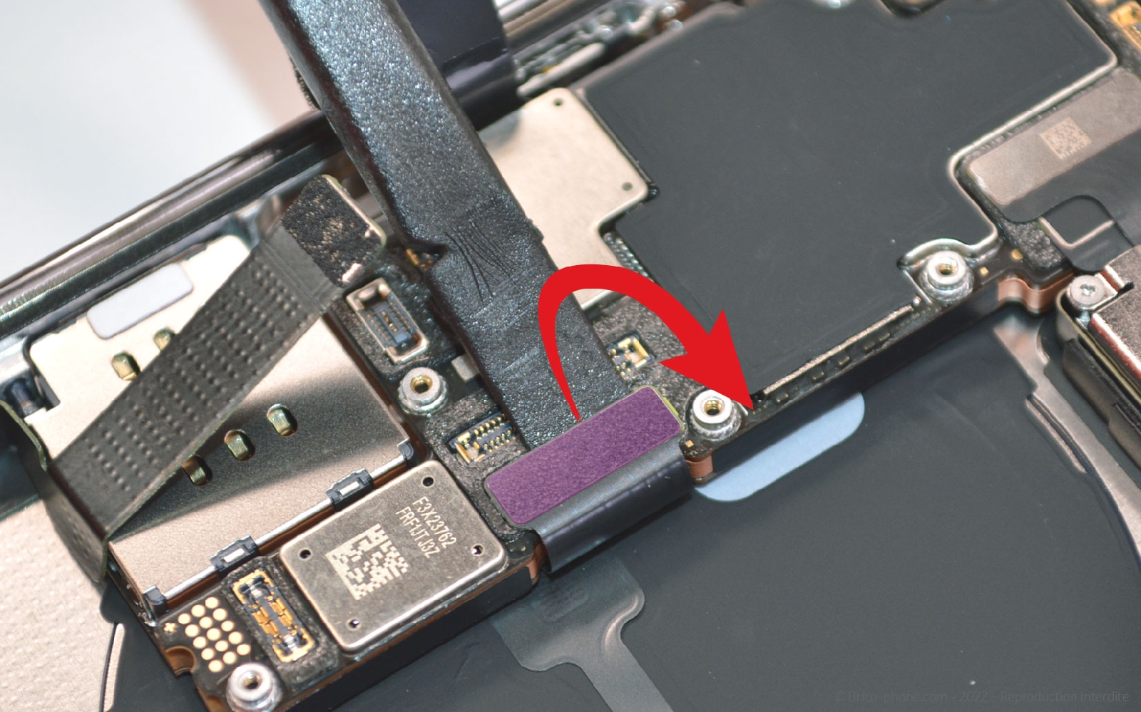 Comment changer la coque arrière sur iPhone 14 Pro Max photo 3