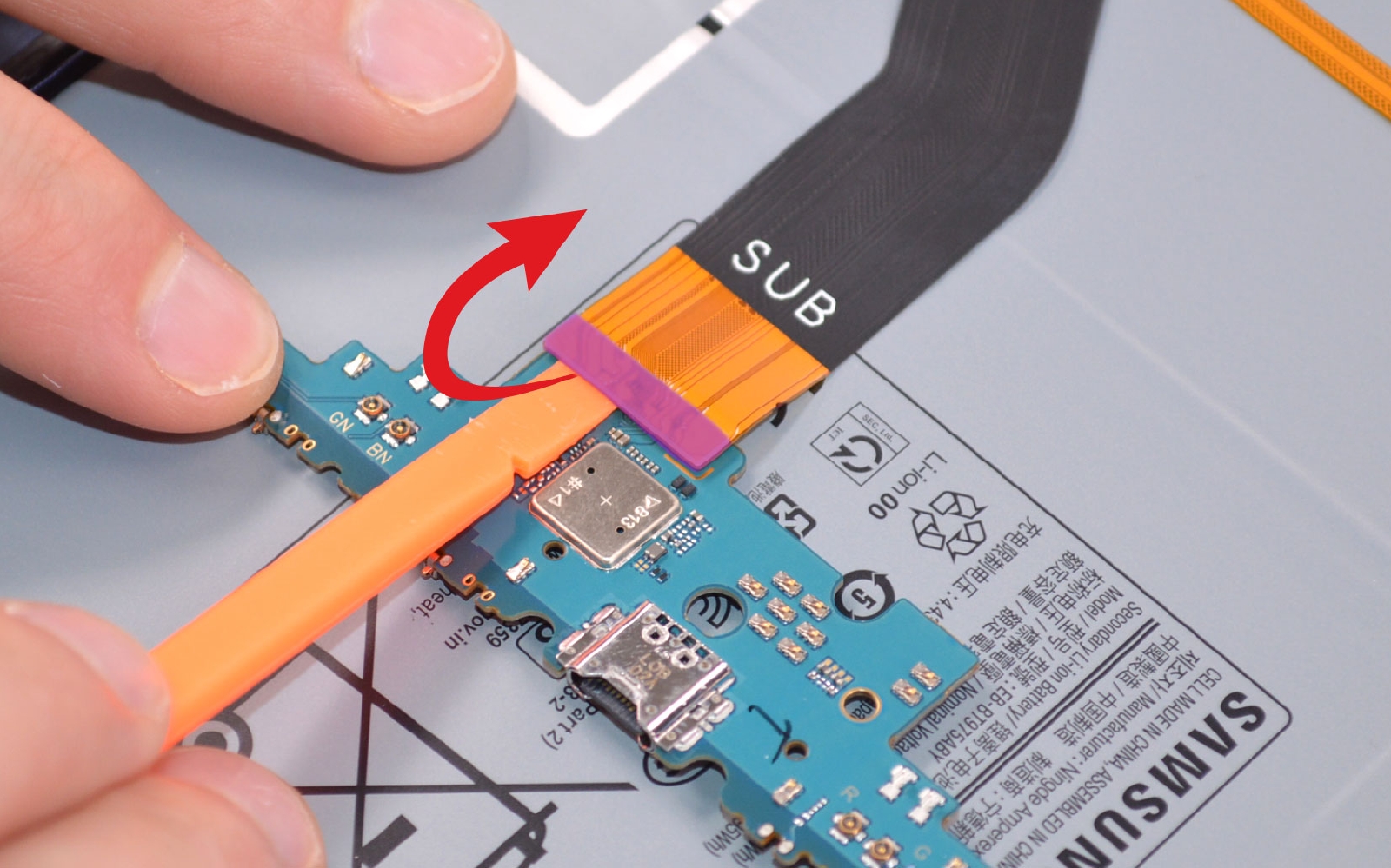 Comment changer le connecteur de charge  sur Galaxy Tab S7 Plus (SM-T970-SM-T976B) photo 1